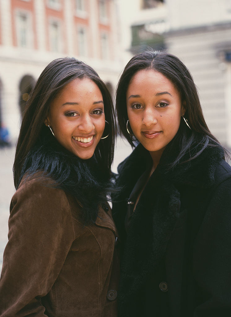 Identical twin sisters Tia and Tamera Mowry of American sitcom &#x27;Sister Sister&#x27;, circa 1995