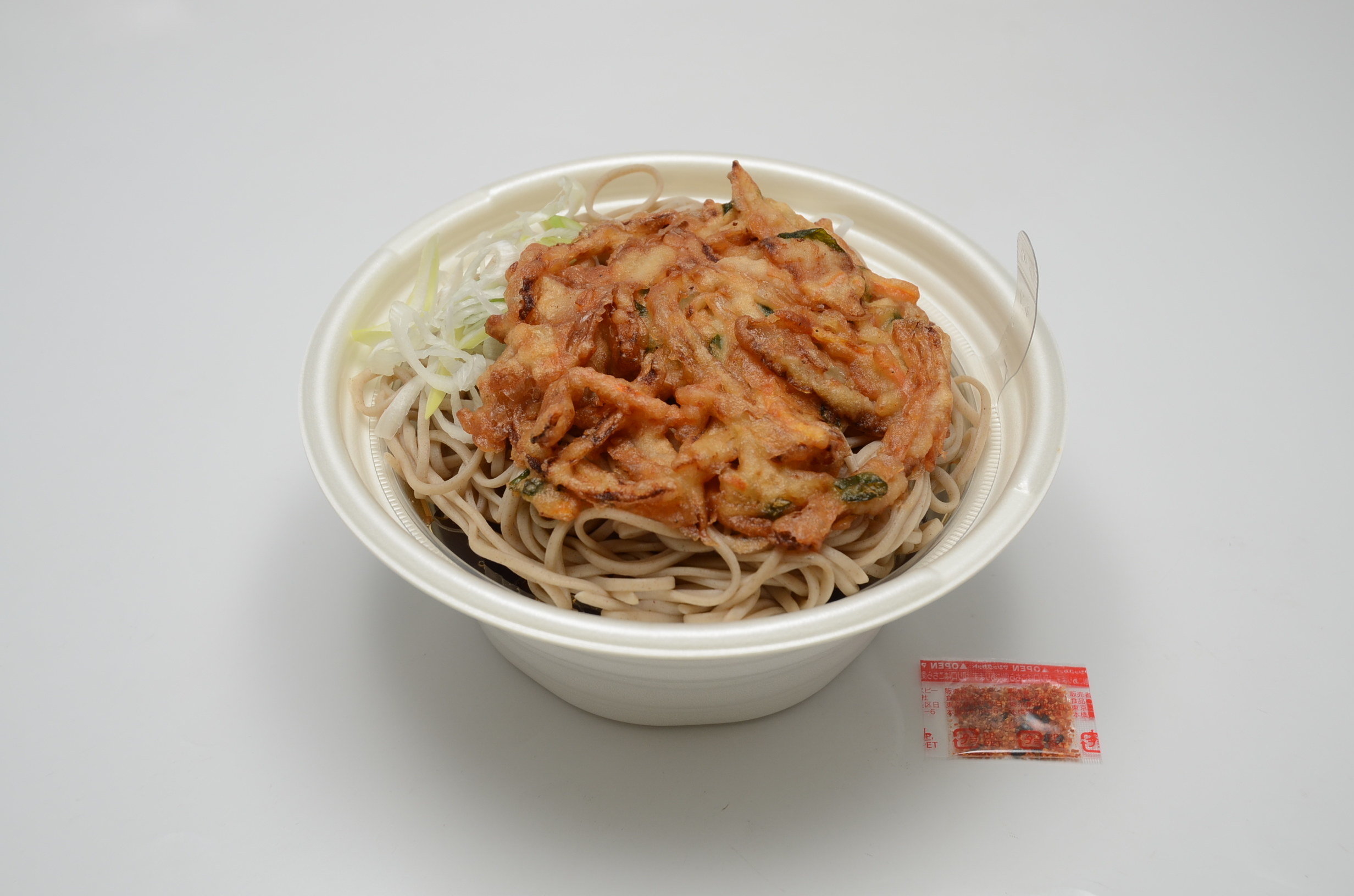 え こんなに変わってたの セブンの 麺容器 がものすごい進化をしてたんだけど