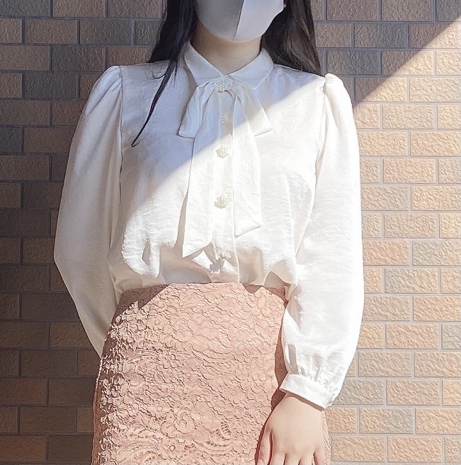 新品♡ZARA 新作ビジューボタン付きシャツ