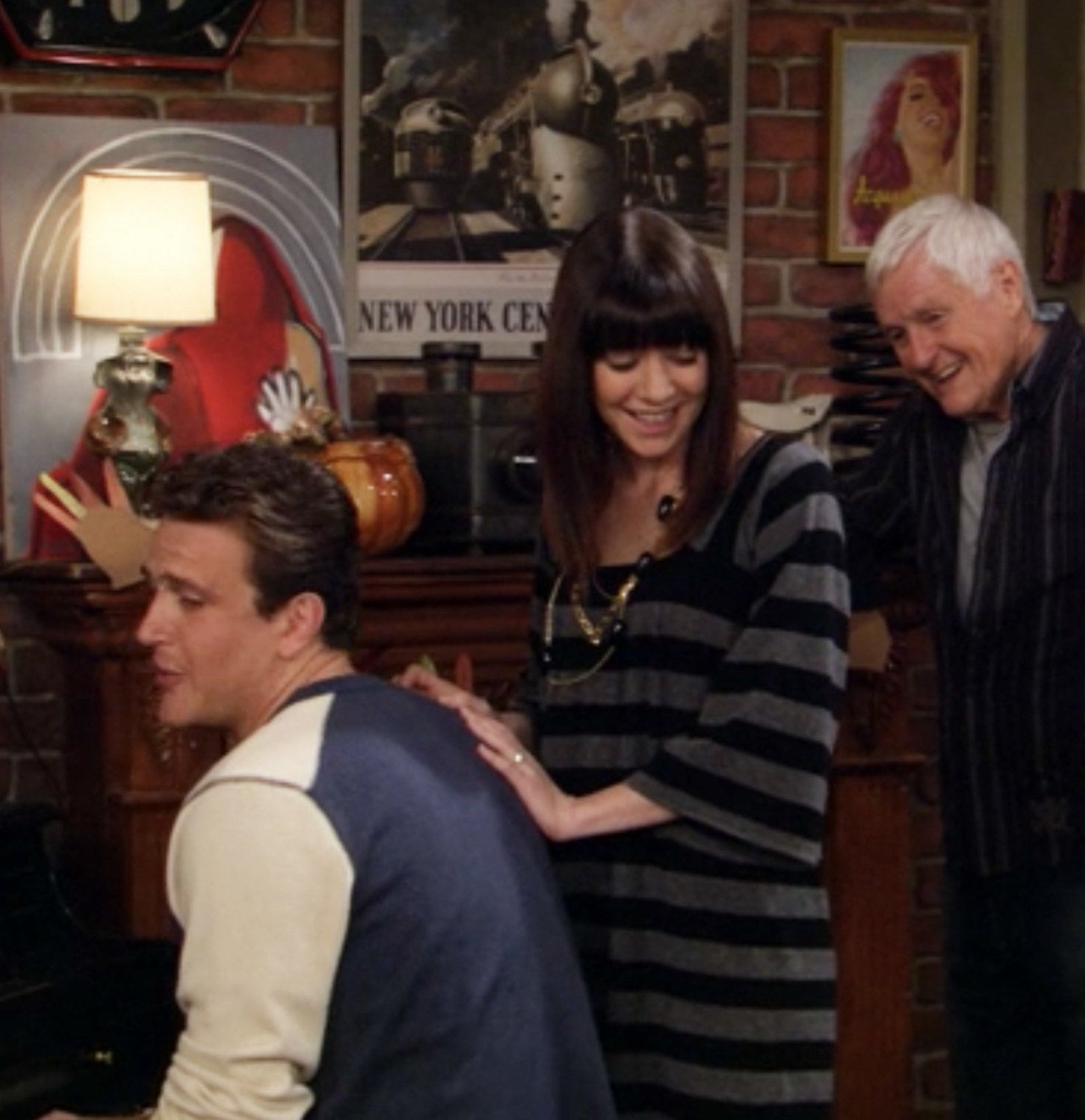A circle showing the red phone booth in How I Met Your Mother