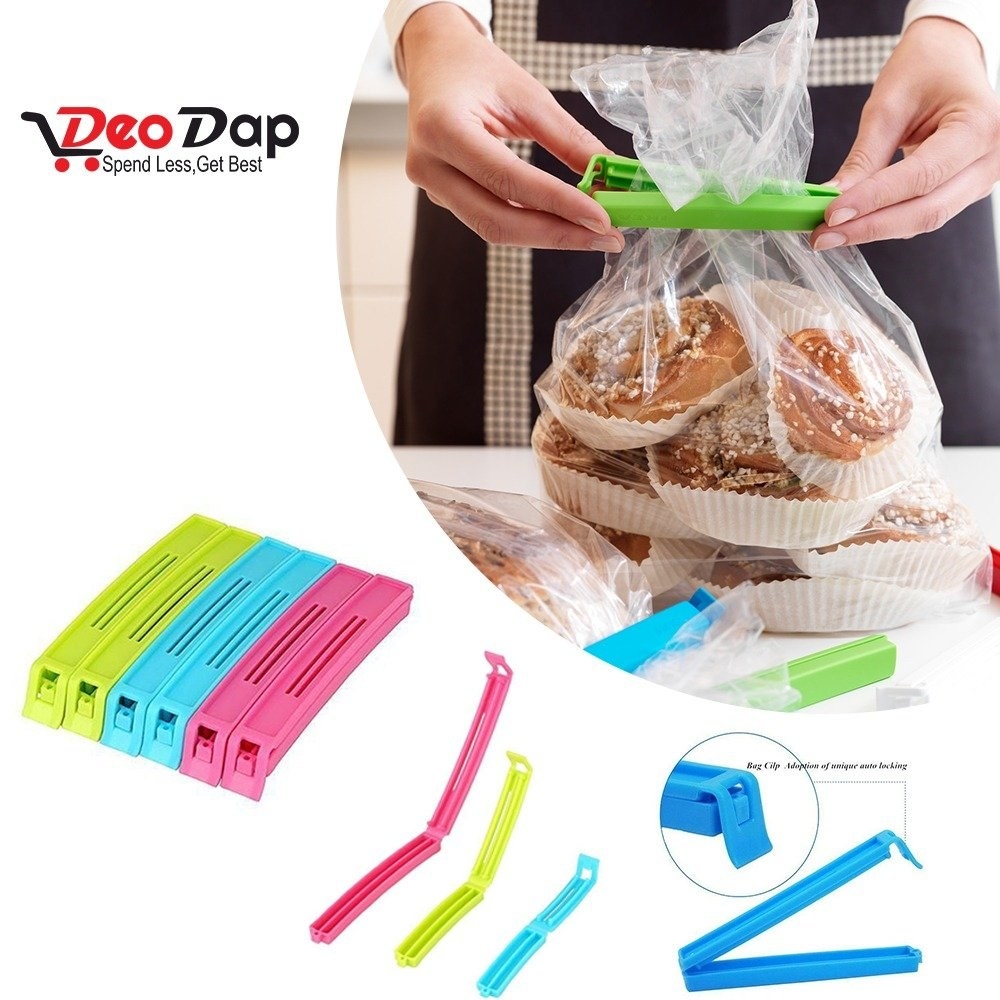 A set of bag sealing clips 