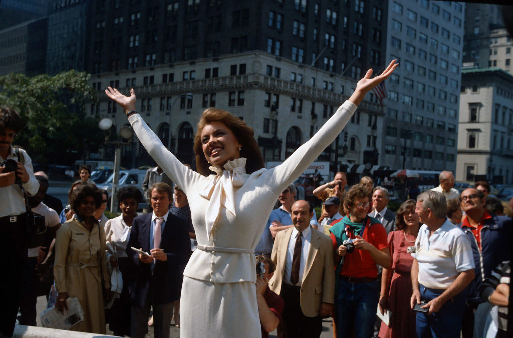 Vanessa Williams poses for photographers after being crowned Miss America in1983 in New York City