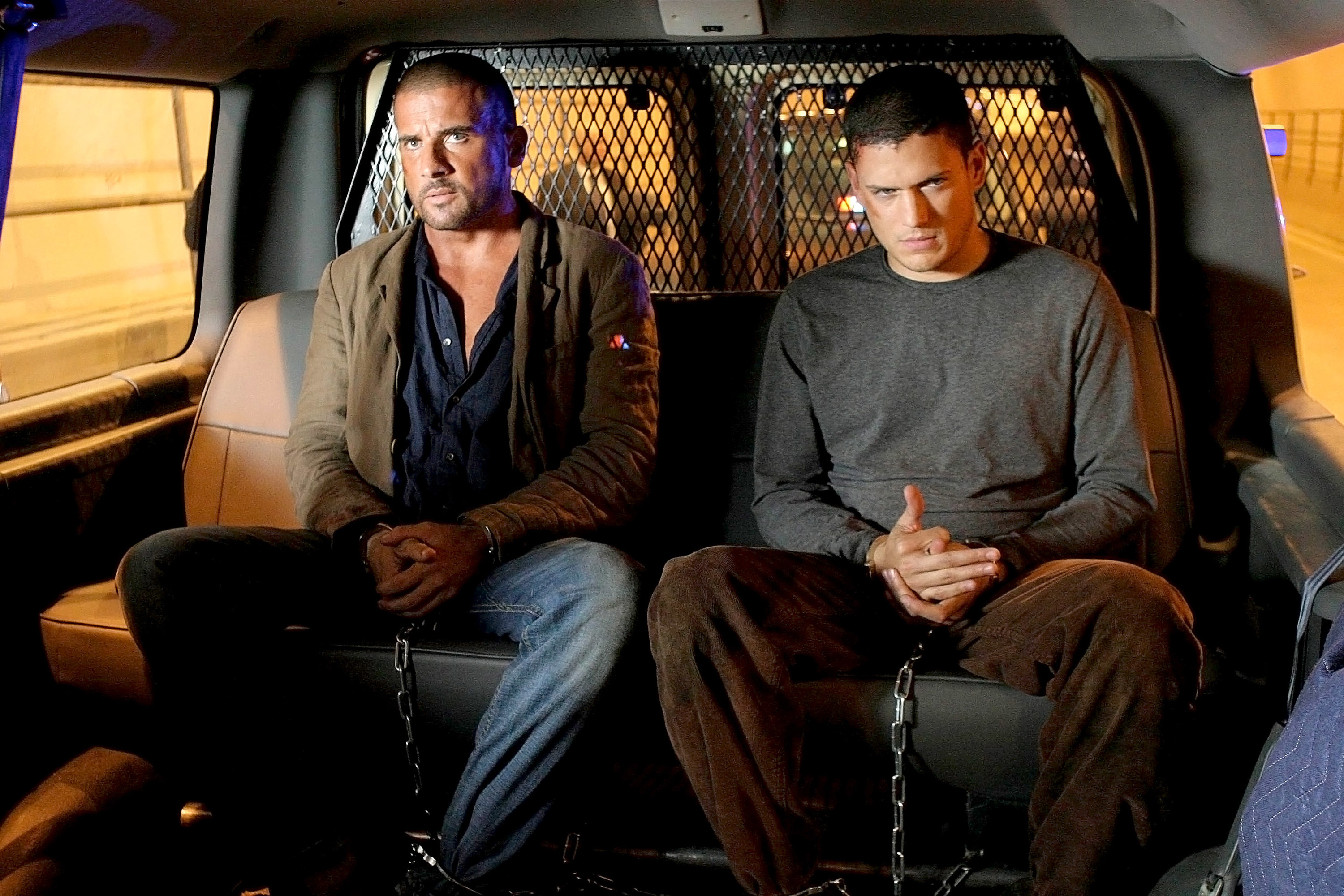 Michael and Lincoln in a prison van