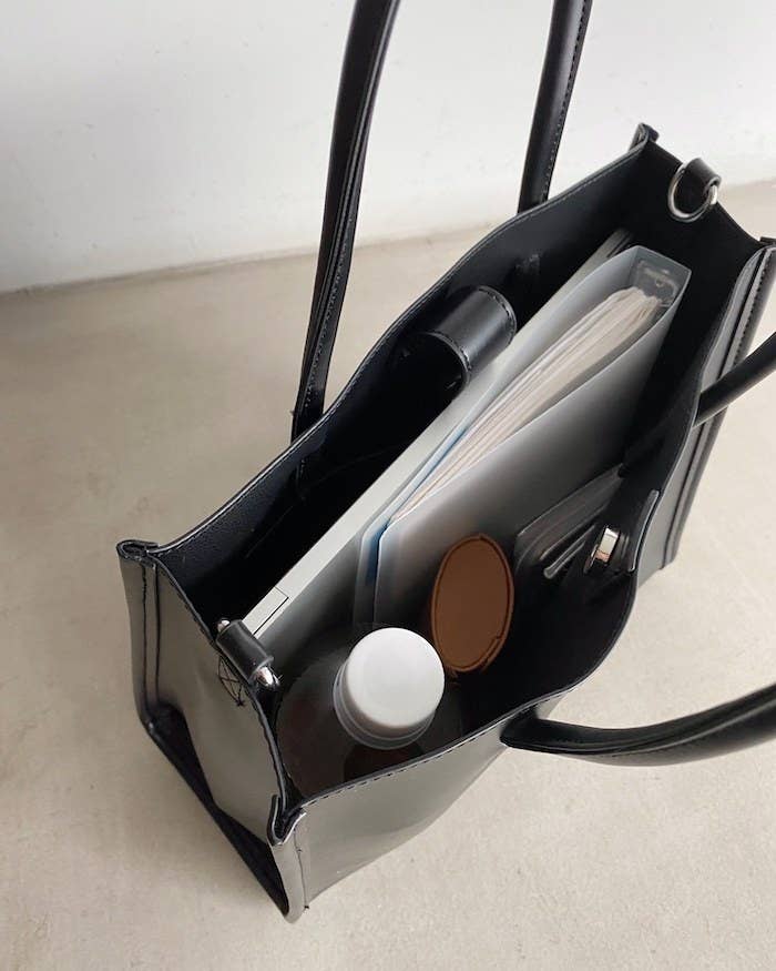 guで 理想のバッグ 見つけた コンパクトなのに大容量 しかもめっちゃオシャレなんです