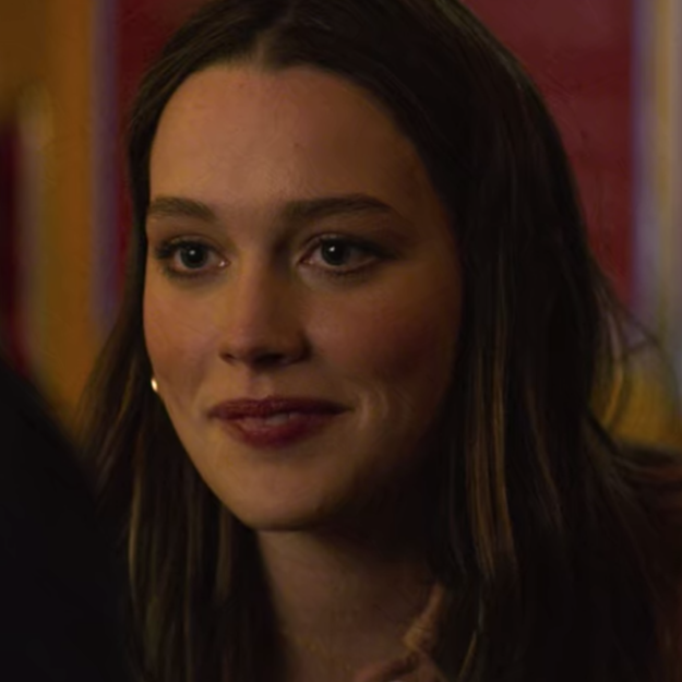 Victoria Pedretti as Love Quinn in the show "You. 