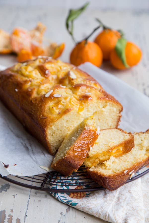 A sliced clementine almond yogurt cake.
