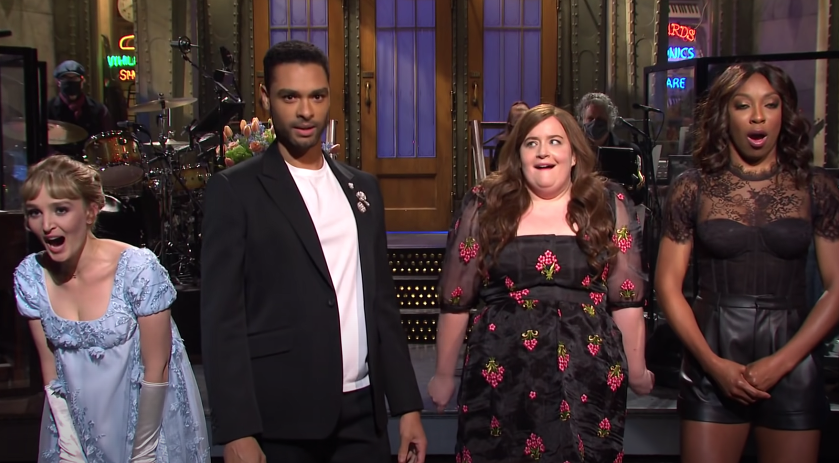 Three of SNL&#x27;s female cast members gasping