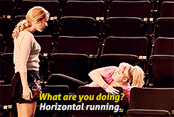Horizontal running gif from Pitch Perfect