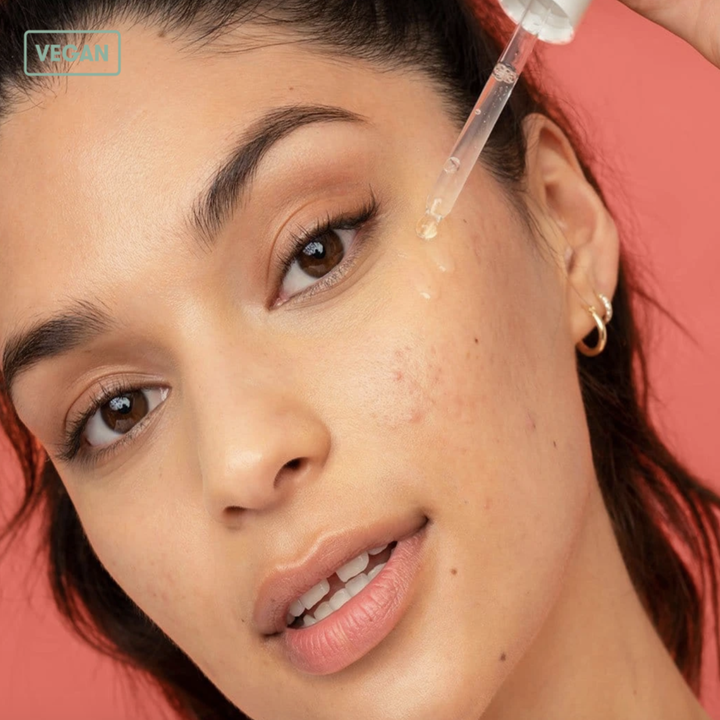 model applying the serum 