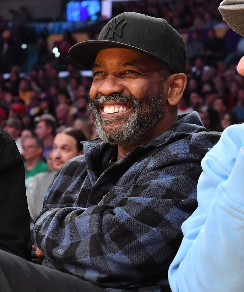 Denzel Washington sitting court side at a Lakers game, 2020