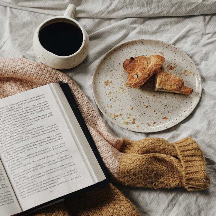 22 Bookstagrammers On Instagram To Follow If You Love Reading