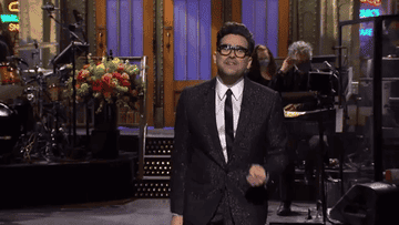 Snl Sticky Note Dan Levy Started A Sweet SNL Trend With Notes For Hosts