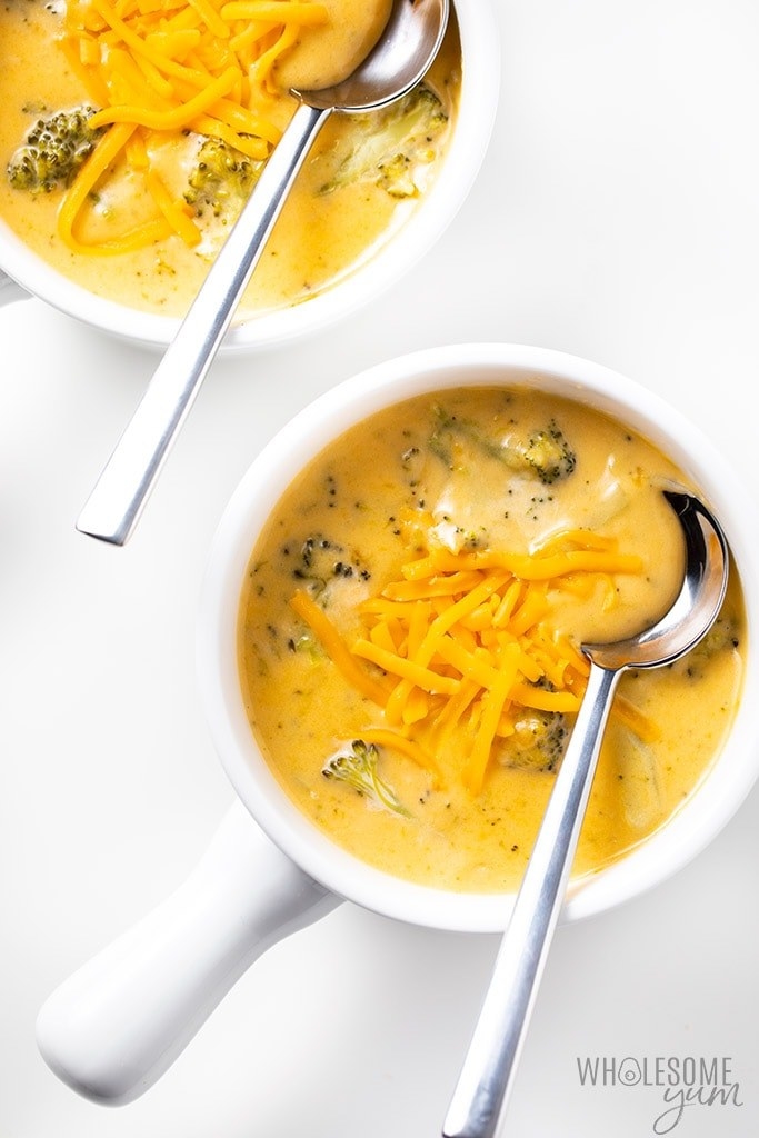 A bowl of broccoli cheese soup.