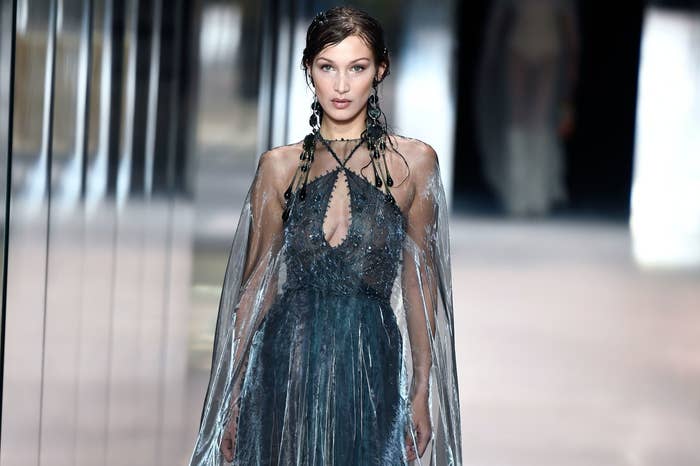 Bella Hadid's Best Runway Looks: Pics