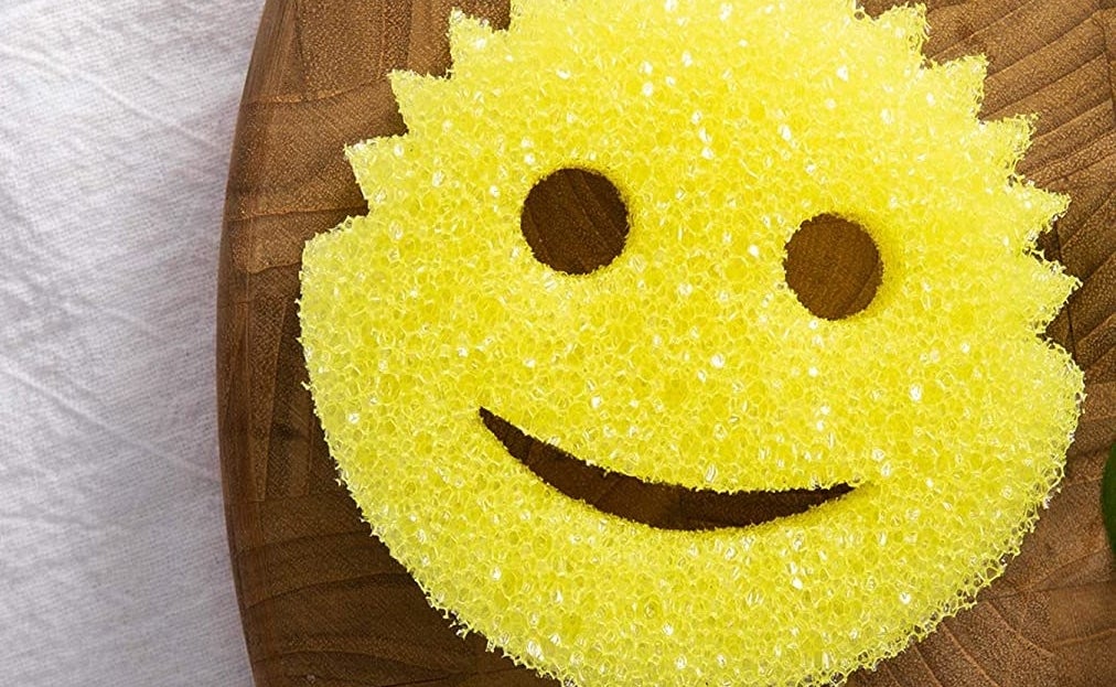 the yellow scrub daddy