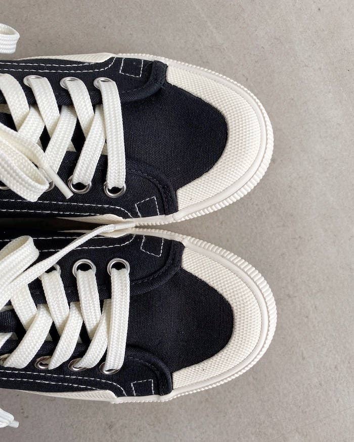 サンダルとスニーカーのいいとこ取りじゃん Zaraの 3990円シューズ がめっちゃ履きやすい