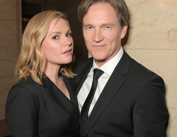 Anna Paquin and Stephen Moyer standing close together