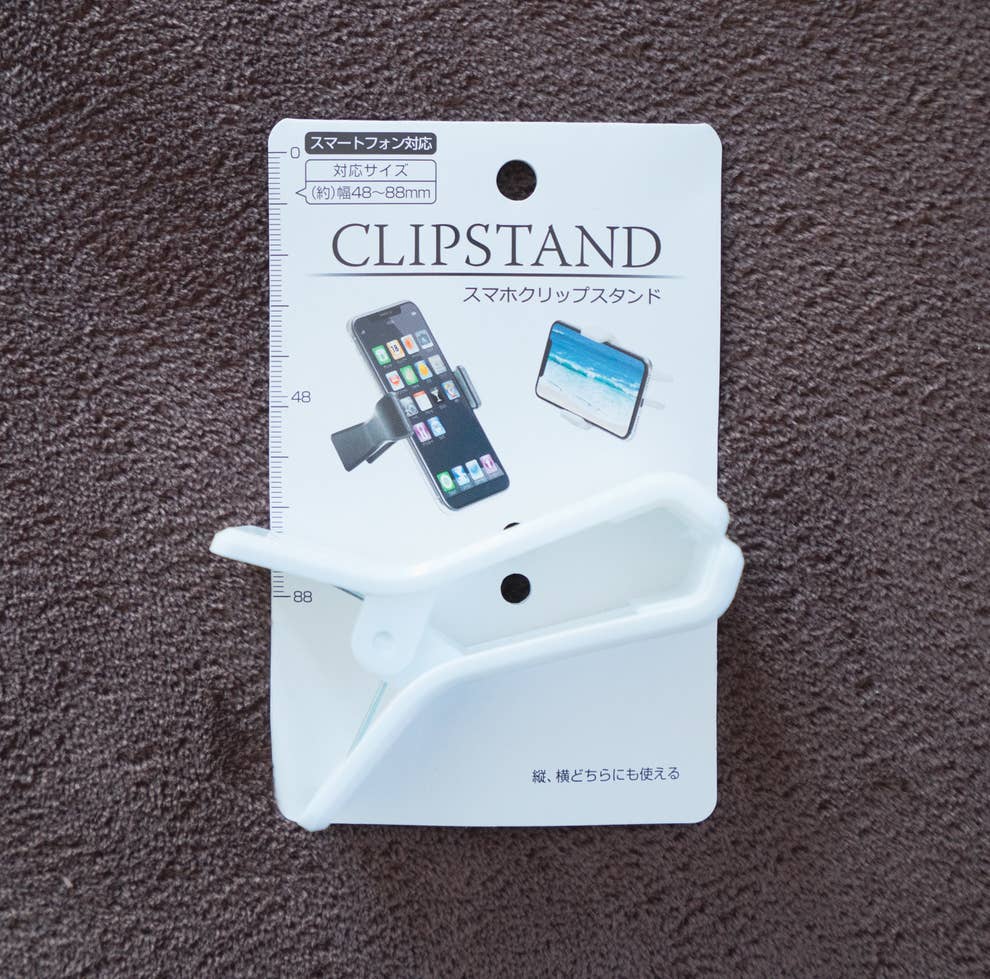 もっと早く買えばよかった ダイソーの スマホクリップ が地味に便利でもう手放せない もっと早く買えばよかった ダイソーの スマホクリップ が地味に便利でもう手放せない