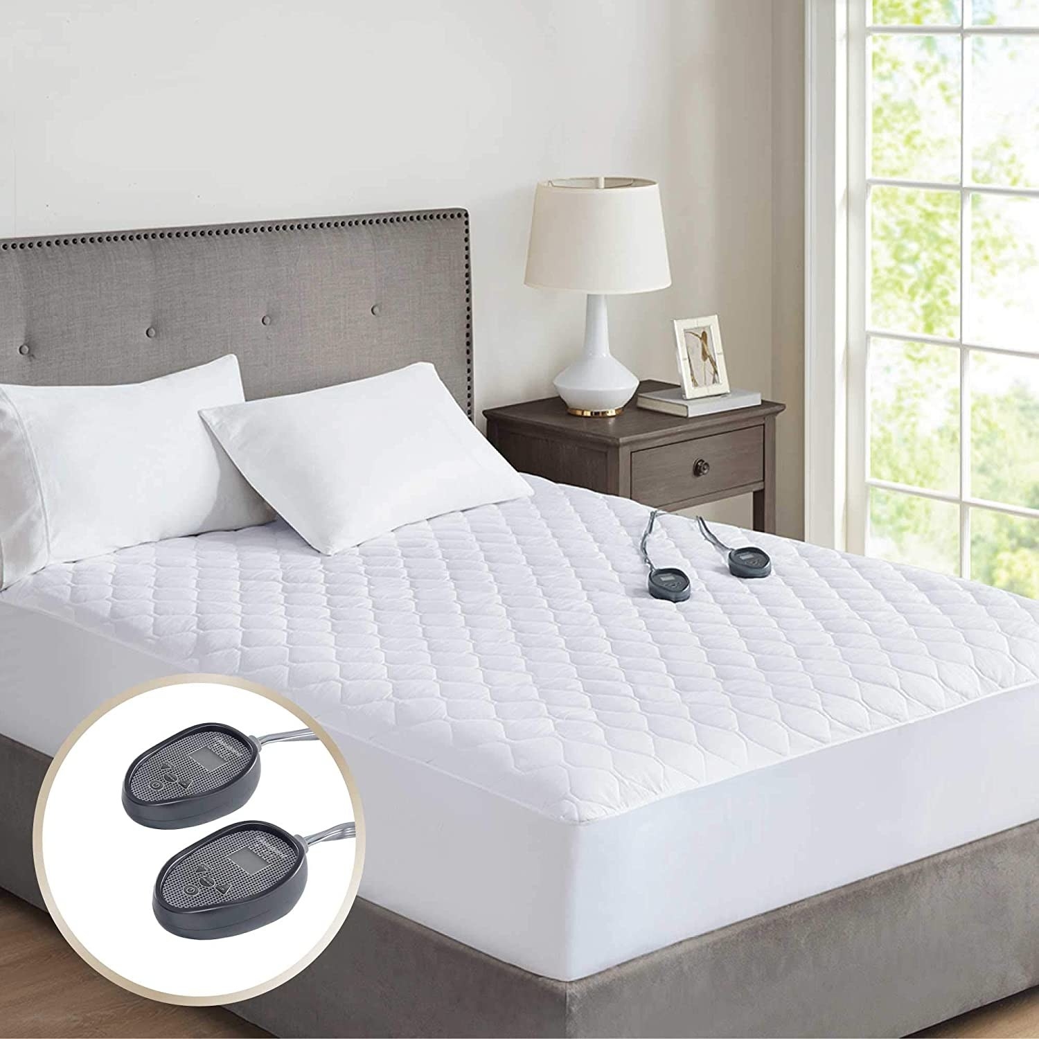 The heated mattress pad which has two controls
