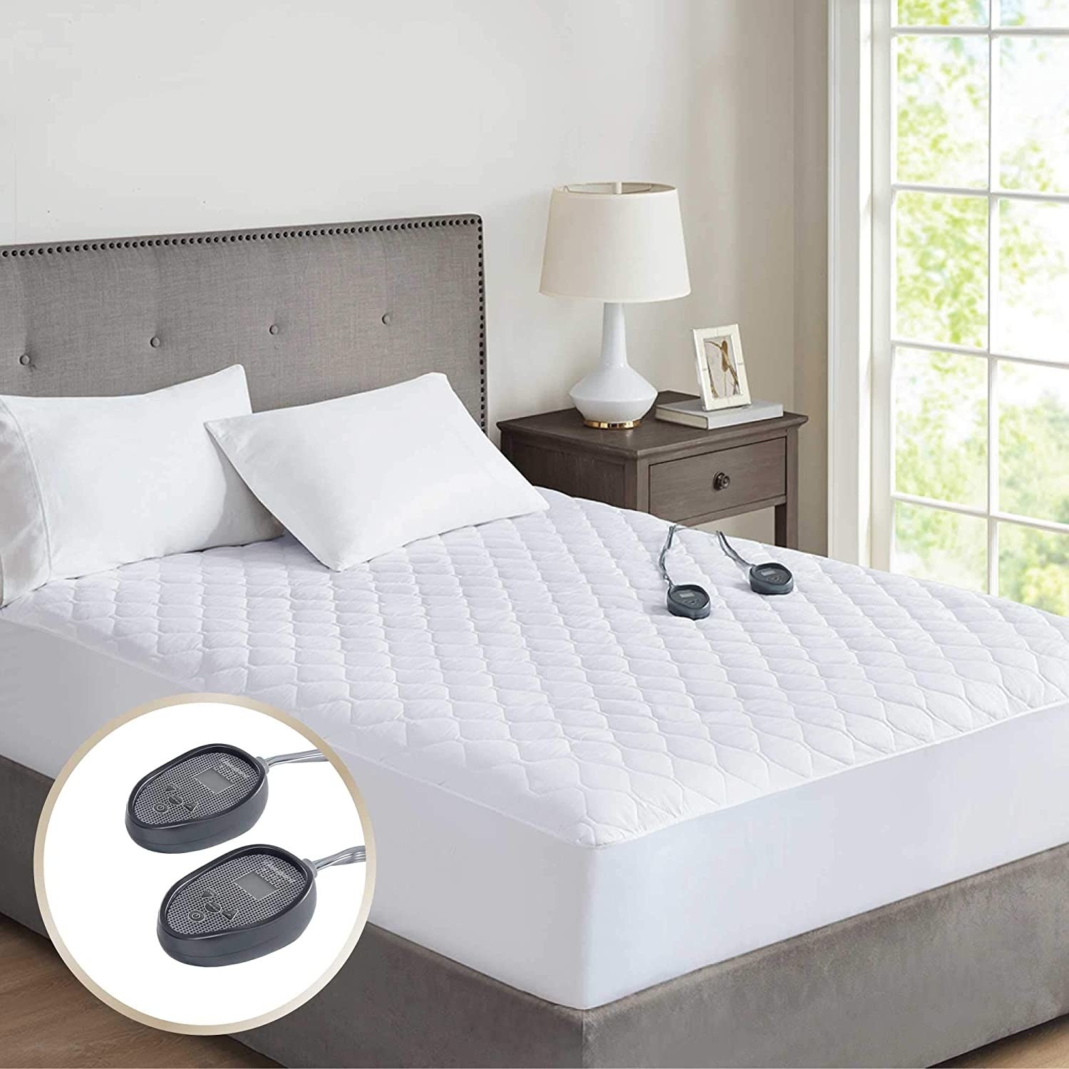 The heated mattress pad which has two controls