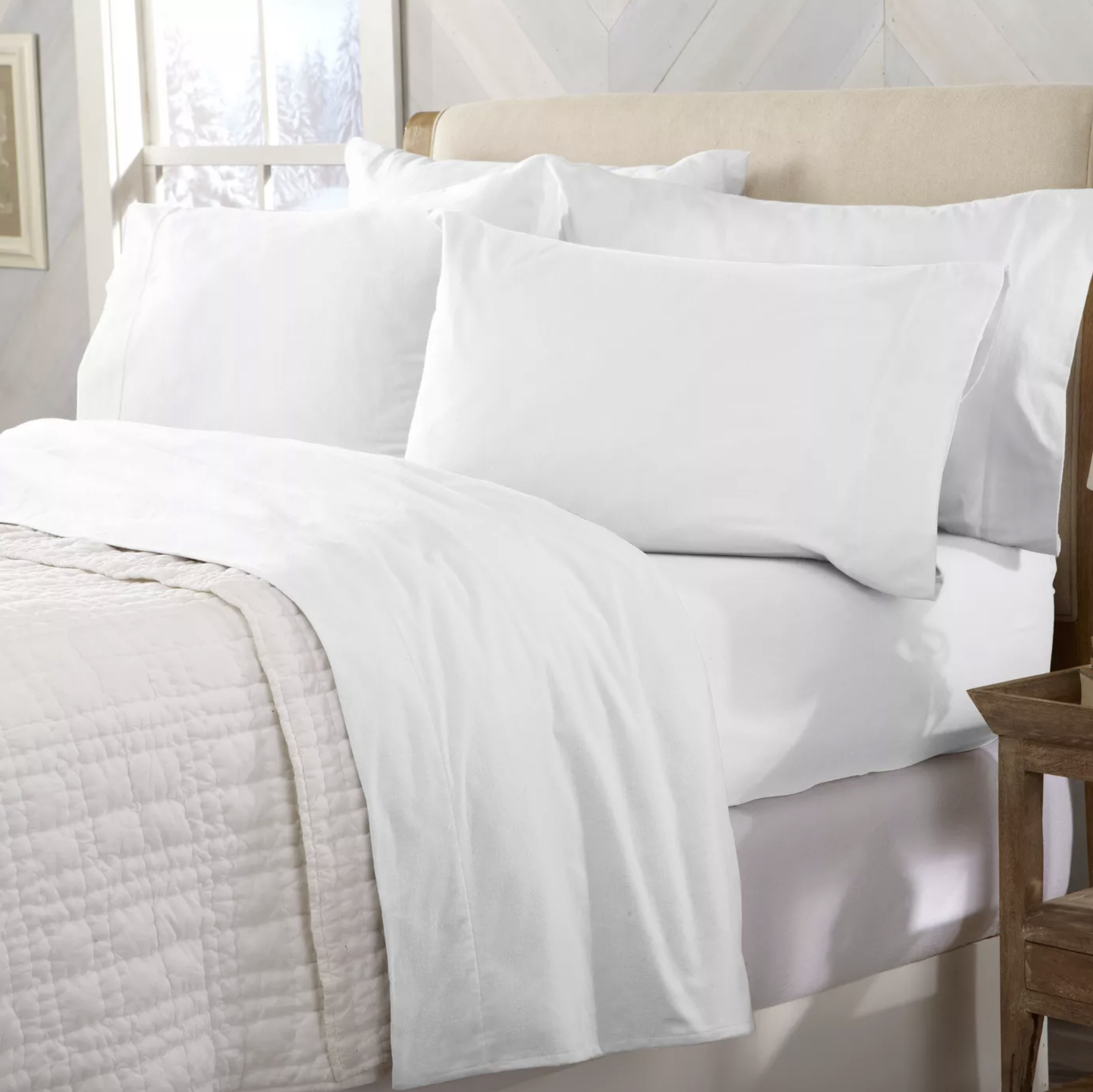 The flannel sheet set in winter white