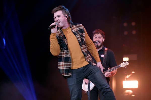 Morgan Wallen performing