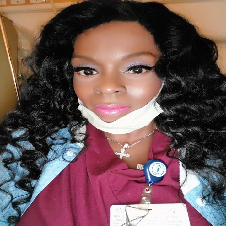 Reviewer wearing the primer and looking glowy