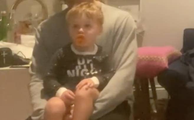 Amy Schumer&#x27;s son watches her on TV