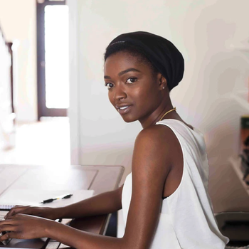model wearing the beanie