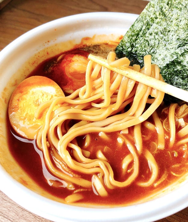 これ食べられたらスゴイよ コンビニ3社の 激辛ラーメン レベル高すぎてびびった Buzzfeed Japan Goo ニュース