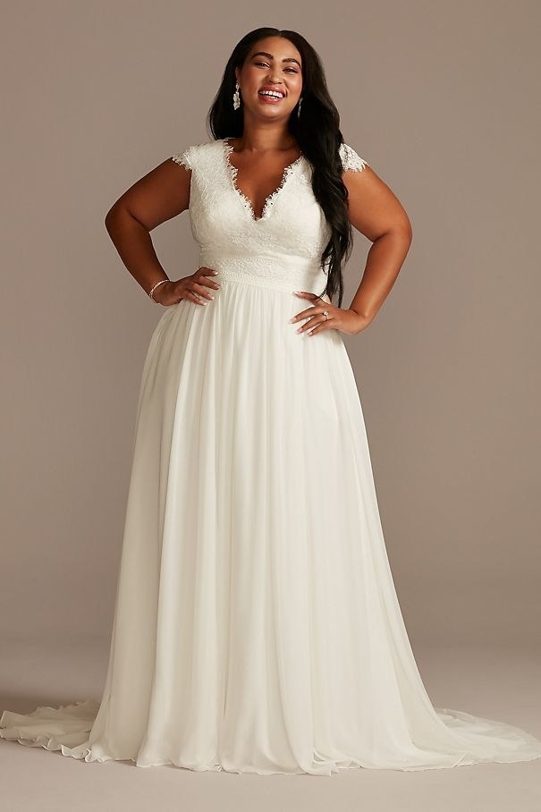 Wedding dress hotsell under 500 pounds