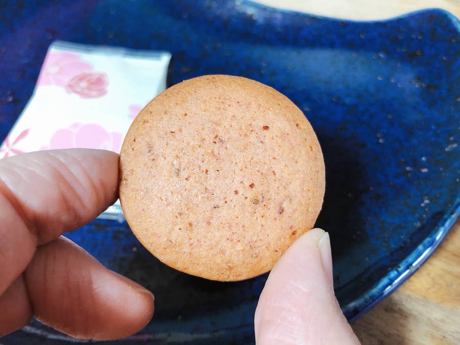 ホワイトデーにもオススメ お花のパッケージに入った春限定ヨックモック