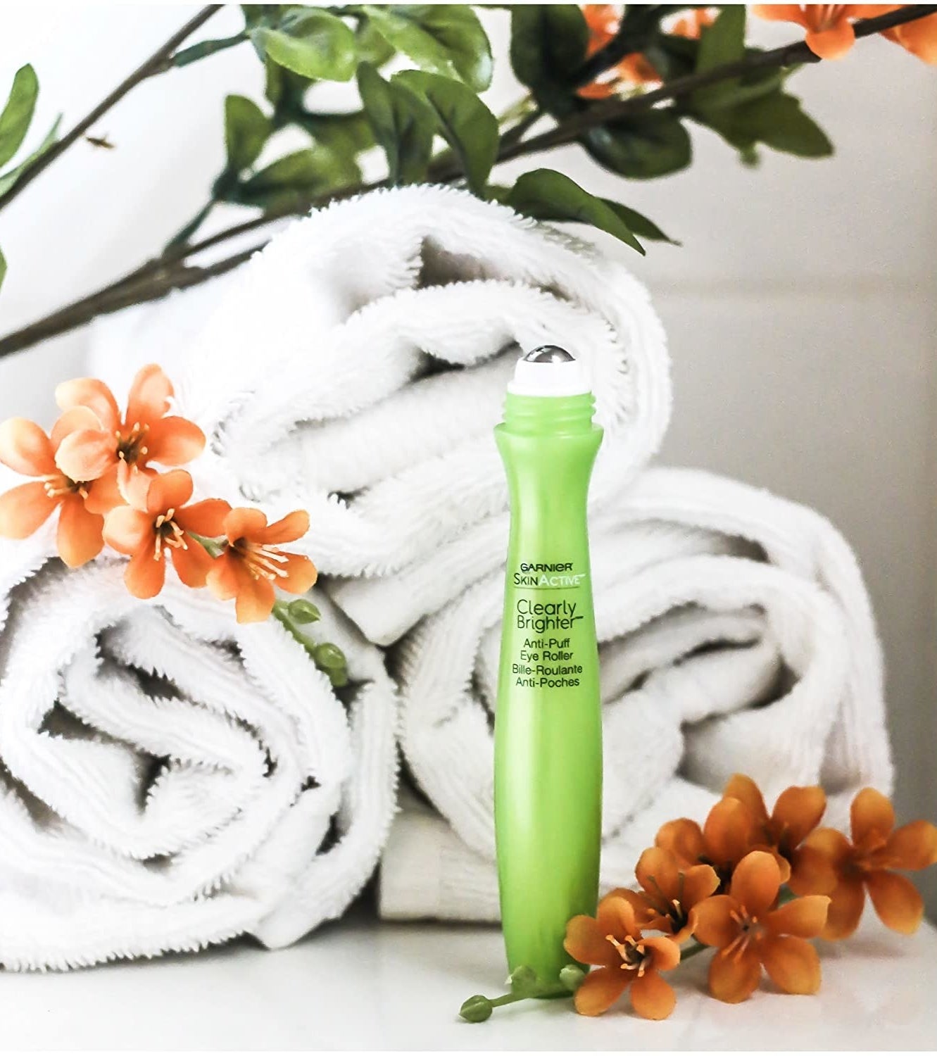 The Garnier SkinActive Clearly Brighter Anti-Puff Eye Roller