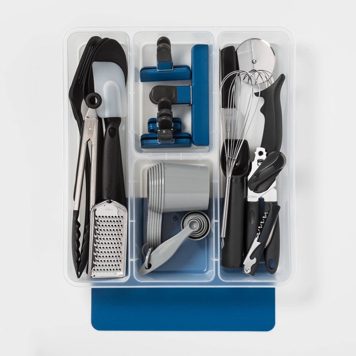 Utensil set with essential kitchen items and organizing tray