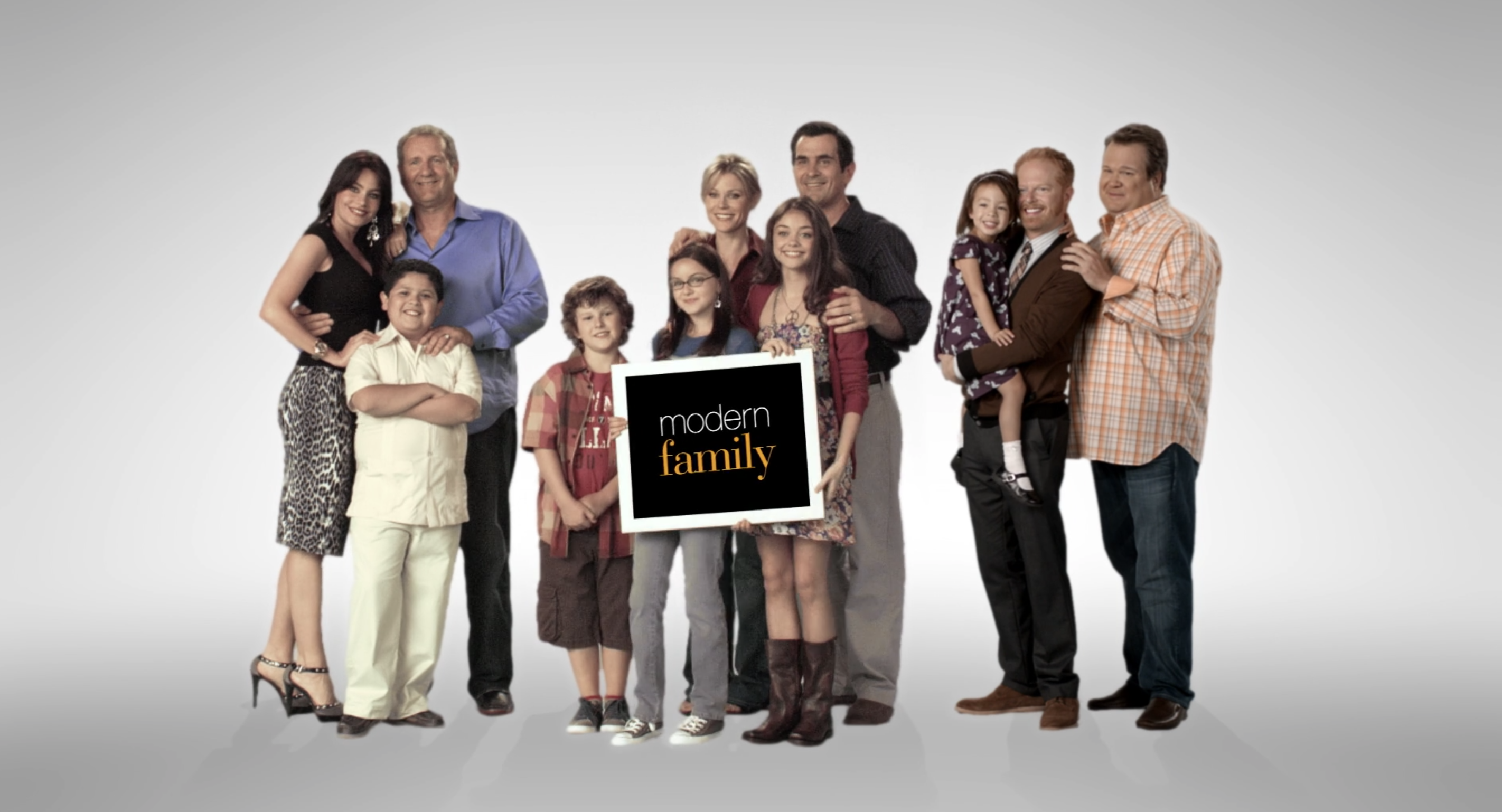 a still from the opening credits of modern family 