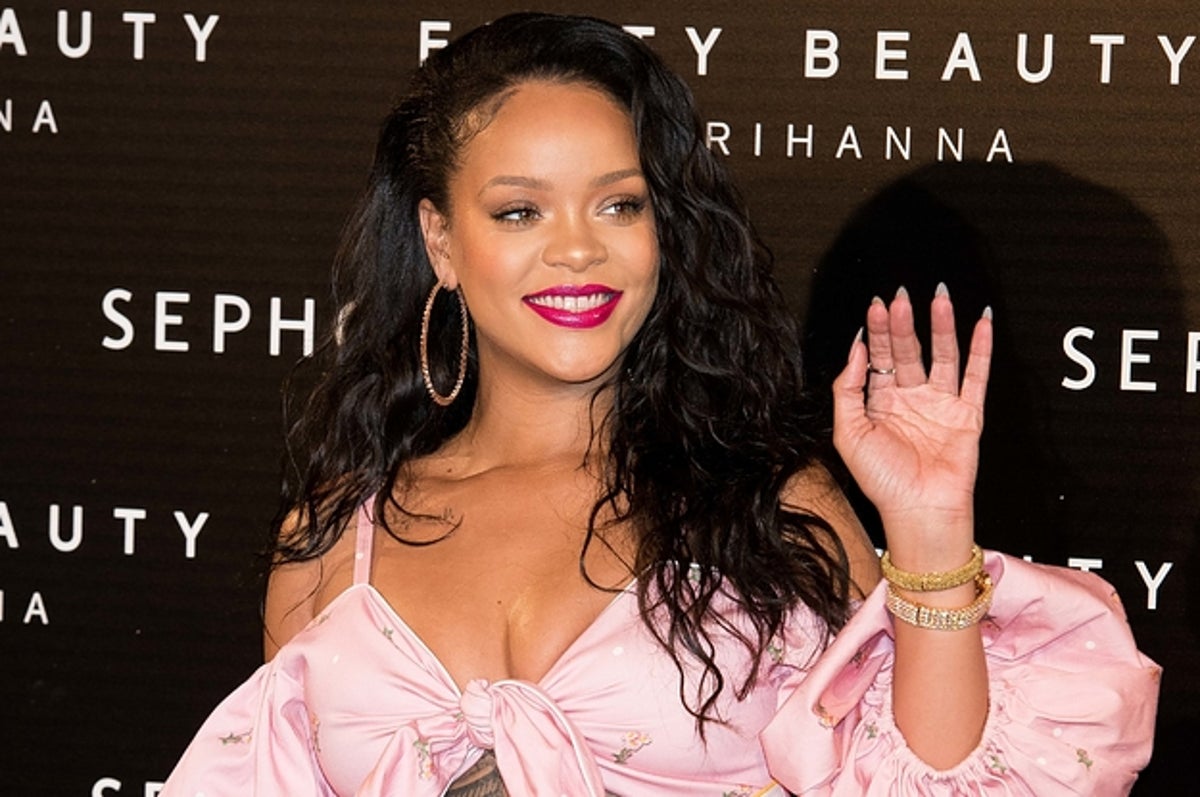 Rihanna Files Trademark For Fenty Hair