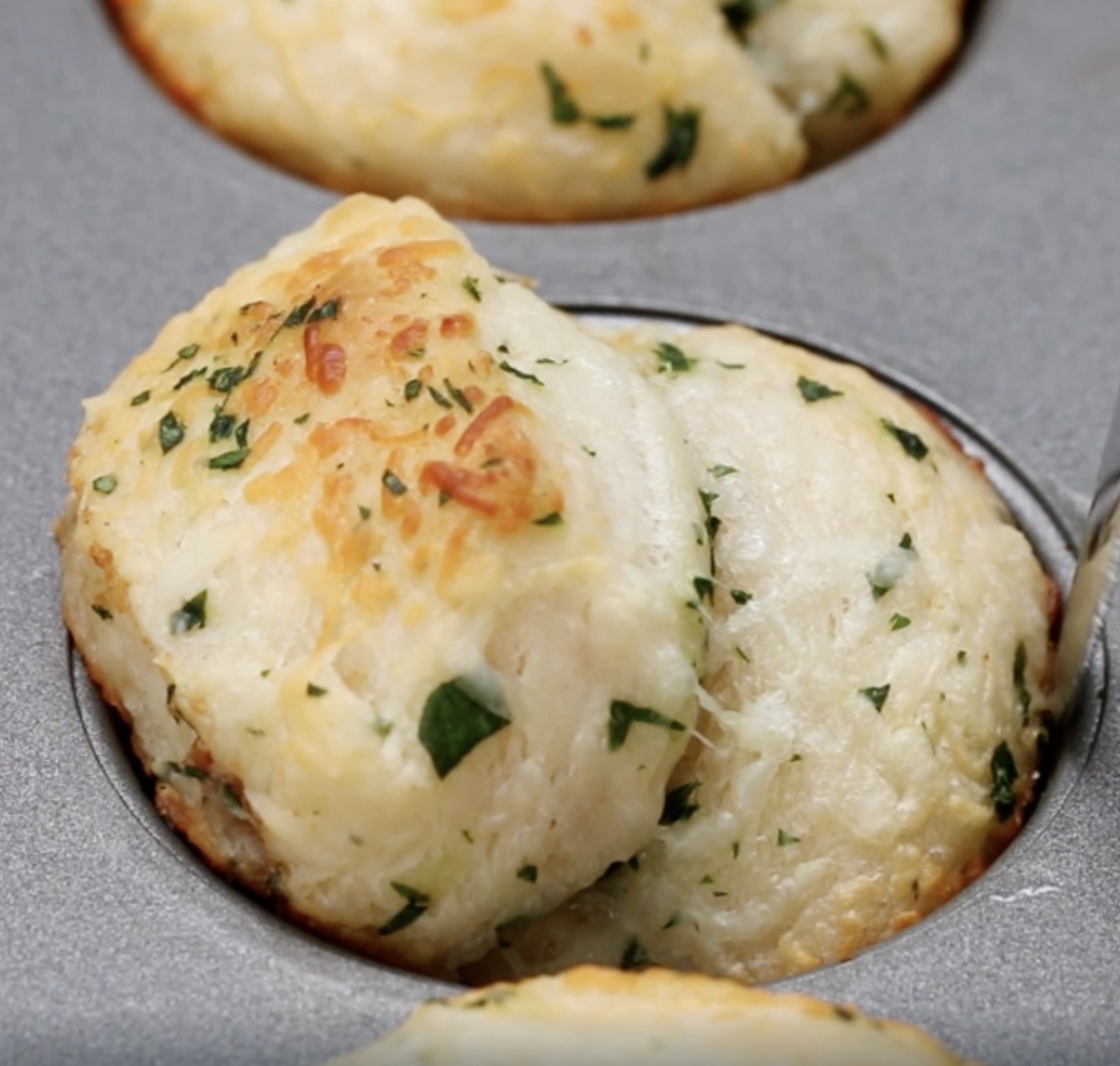 Картофельные булочки с сырным муссом