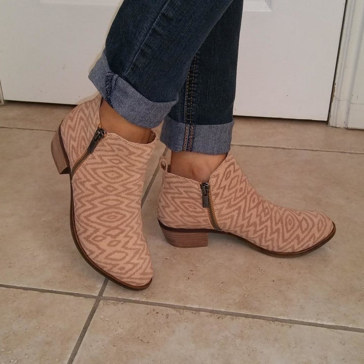 stabilizing walking shoes