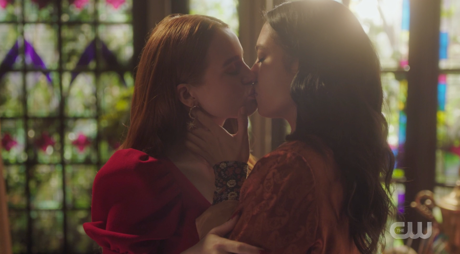 Cheryl and Minerva kiss