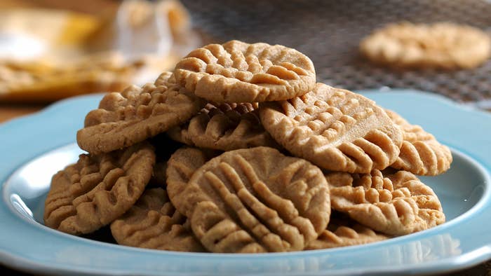 A pile of cookies on a blue plate