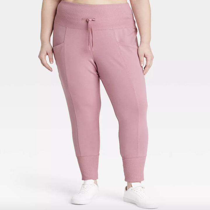 model wearing the pink sweatpants 