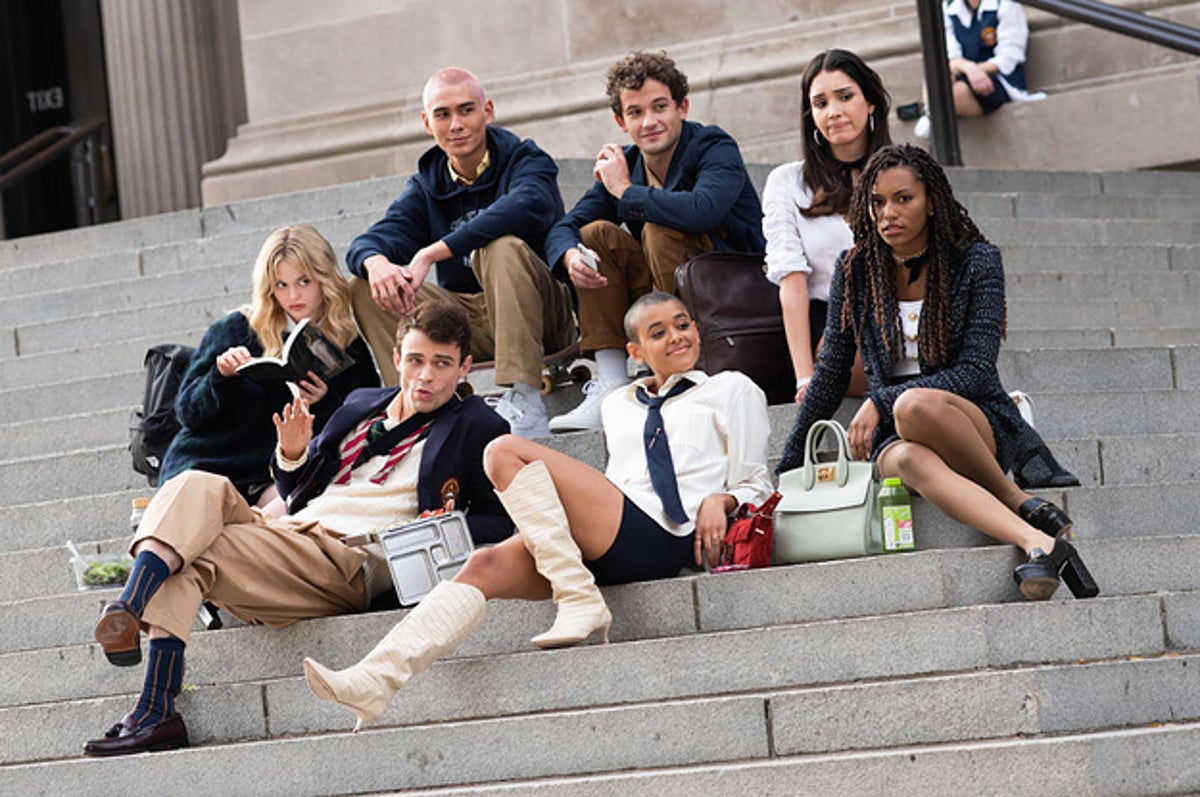 The Gossip Girl Reboot Cast Tease New Storylines The Gossip Girl Reboot Cast Tease New Storylines