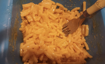 another reviewer photo of mac and cheese made in the cooker