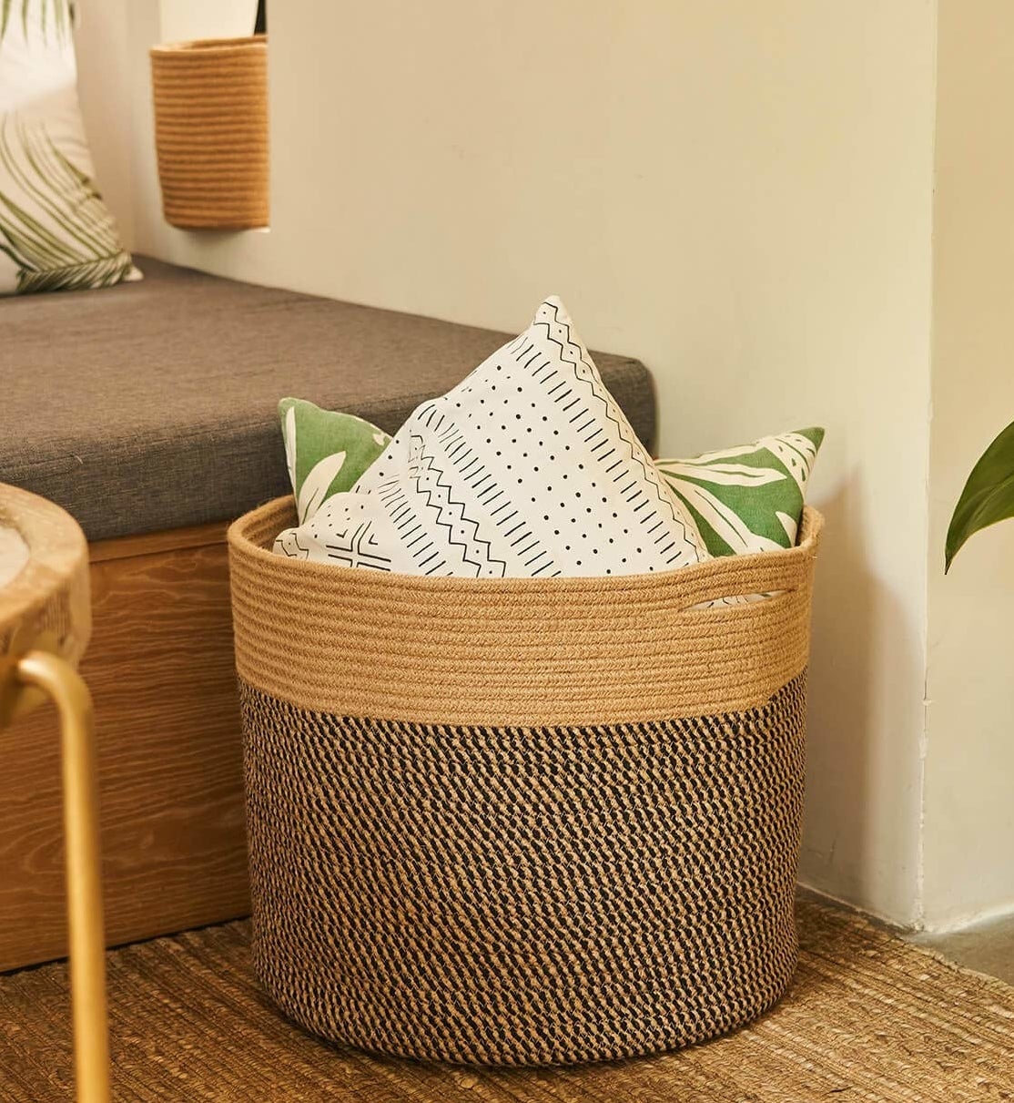 The black and jute basket
