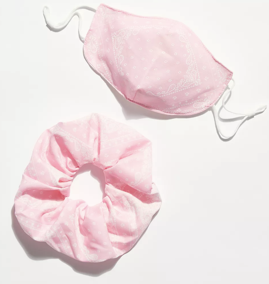 light pink bandana matching face mask and scrunchie 