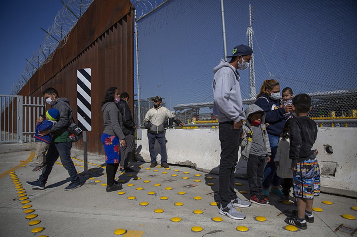 5,000 unaccompanied minors in the custody of U.S. border officers