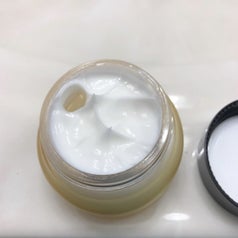 a texture photo of the moisturizer