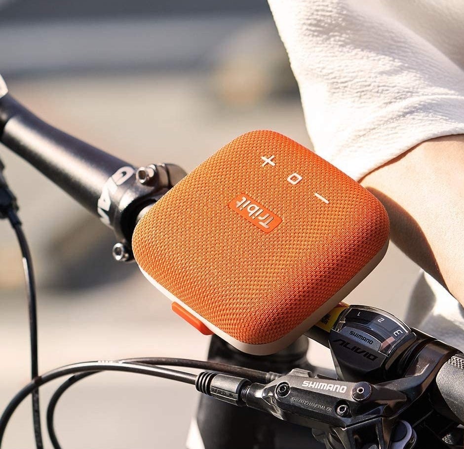 The speaker attached to a bike handle