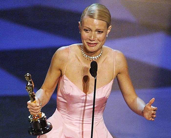 Gwyneth accepts her Oscar onstage