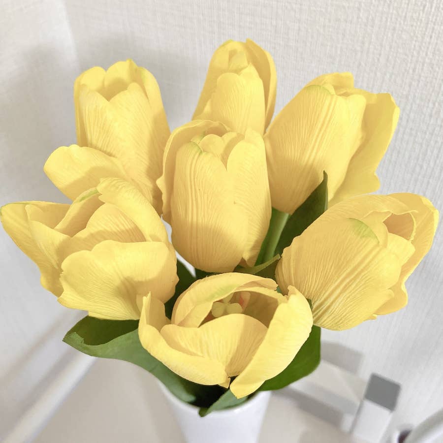 ずっと眺めちゃう フランフランの チューリップ は造花と思えないクオリティです